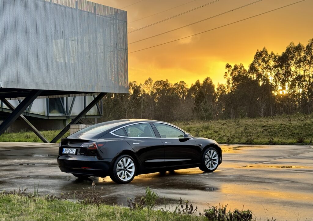 Tesla Model 3 Vendido pela BOOST