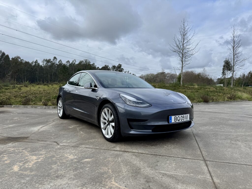 Tesla Model 3 Vendido pela BOOST
