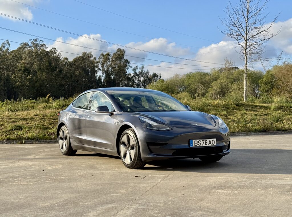 Tesla Model 3 Vendido pela BOOST