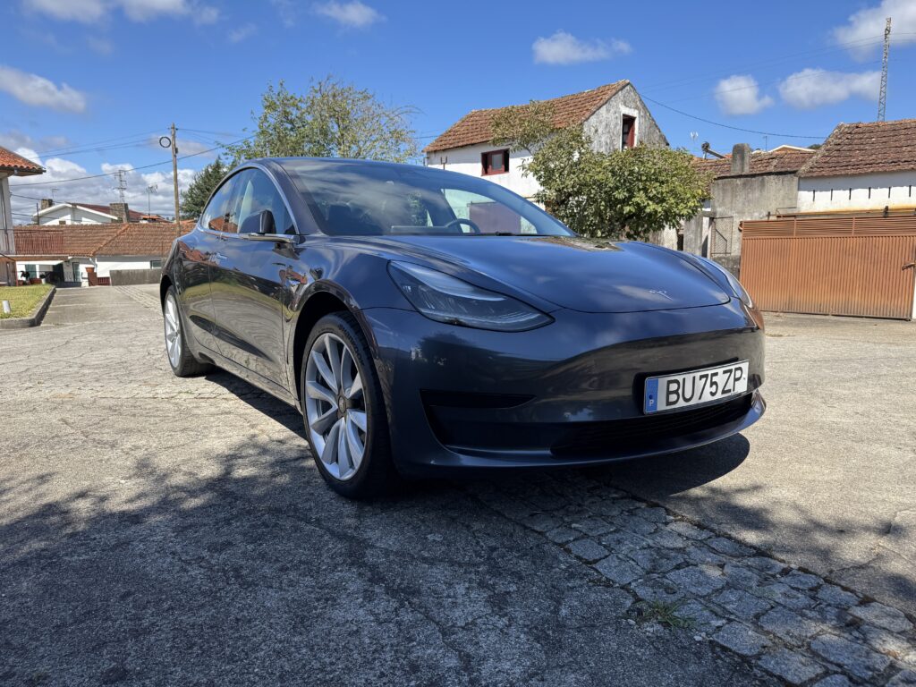 Tesla Model 3 Vendido pela BOOST